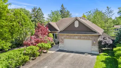 Detached in Pelham