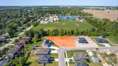 118 Phibbs Street, Lambton Shores, On N0n 1j0