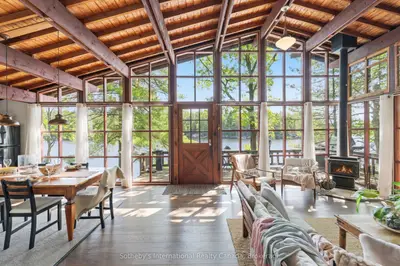 Detached in Gravenhurst