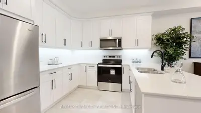 147 Julie Crescent, London South, On N5x 3x4