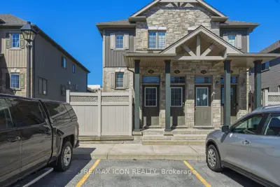 Condo Townhouse in London South
