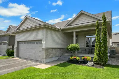116 Elfin Grove, Kanata, On K2v 0b9