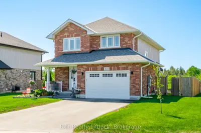 11 Darrell Drain Crescent, Asphodel-norwood, On K0l 2v0