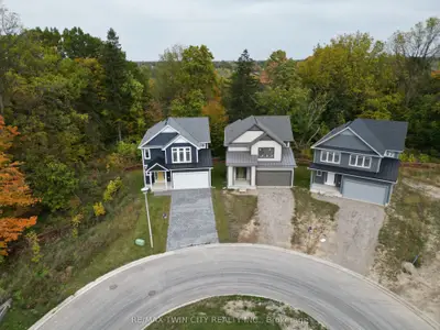 106 Christopher Court, London South, On N5x 3x4