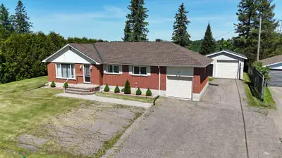 Detached in Laurentian Valley
