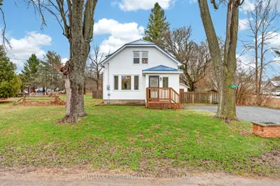 Detached in Frontenac