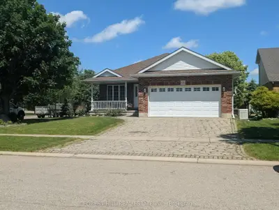 Detached in Woodstock