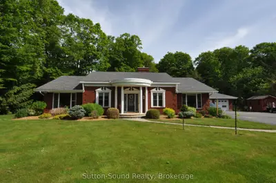 Detached in Georgian Bluffs
