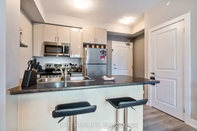 Condo Apartment in Hamilton
