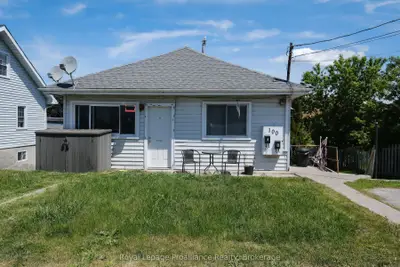 Duplex in Quinte West