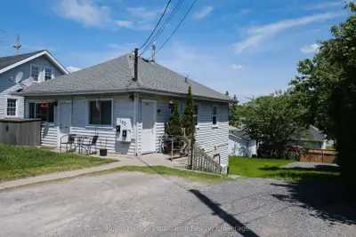 100 Crown Street, Quinte West, On K8v 1p4