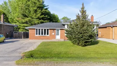 Detached in North Bay