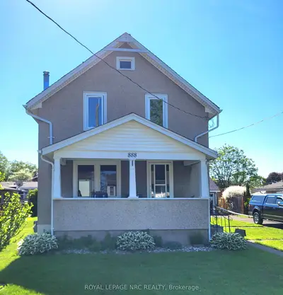 Detached in Port Colborne