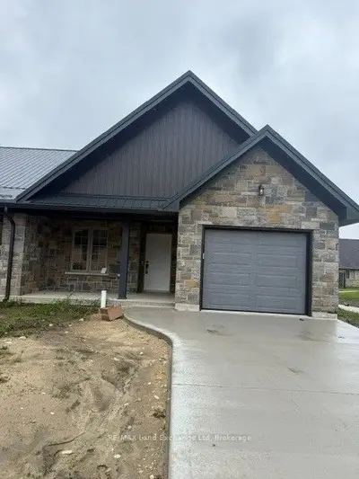 Att/Row/Townhouse in Wellington North