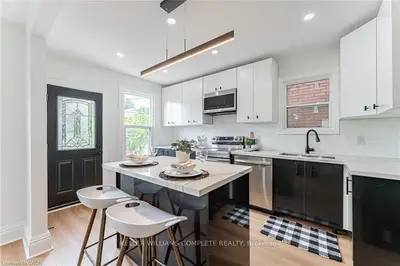 Triplex in Hamilton