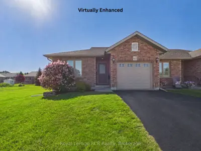 Att/Row/Townhouse in North Huron
