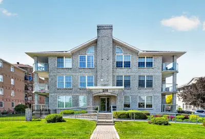Condo Apartment in Cornwall