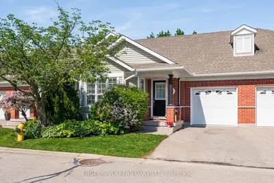 Condo Townhouse in Niagara-on-the-Lake