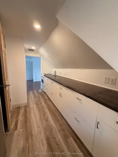25 Glenwood Avenue Upper, London East, On N5z 2p7