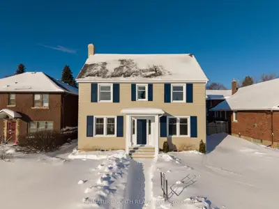 Detached in Thunder Bay
