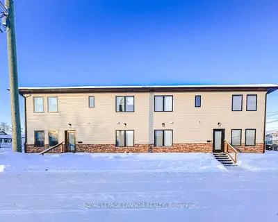 Duplex in Thunder Bay