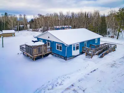 Detached in Kenora