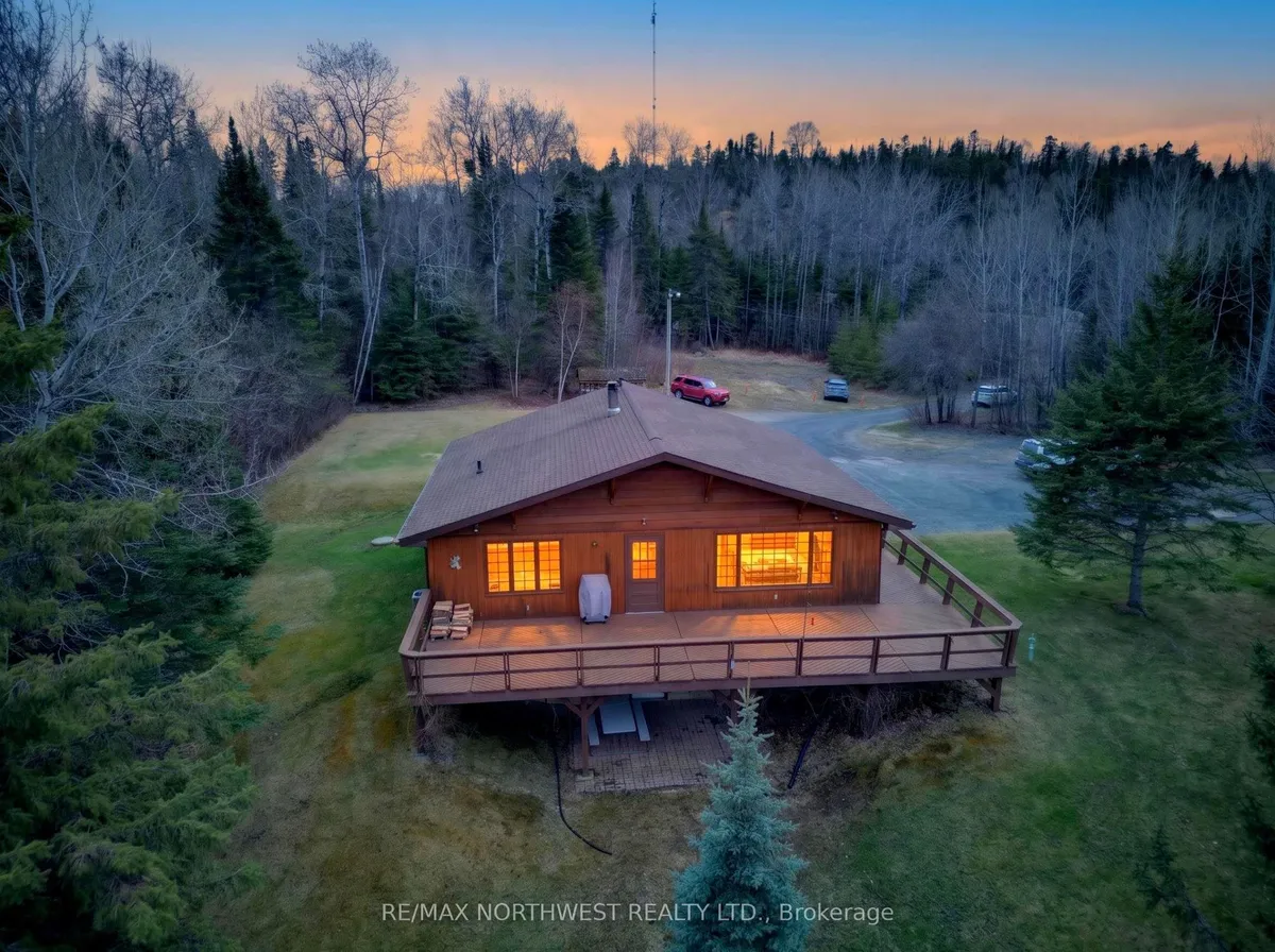 Detached in Kenora
