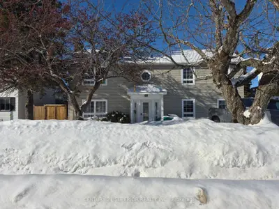 Detached in Marathon
