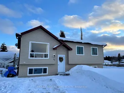Detached in Marathon