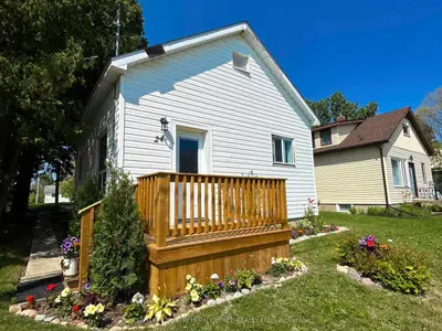 Detached in Sioux Lookout