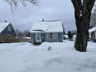 Detached in Dryden