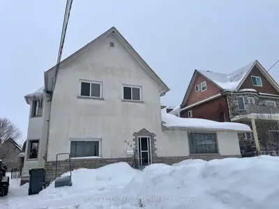 Detached in Thunder Bay