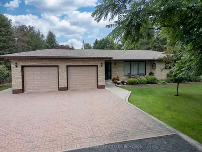 Detached in Thunder Bay