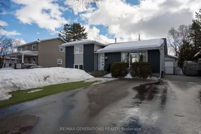 Detached in Thunder Bay