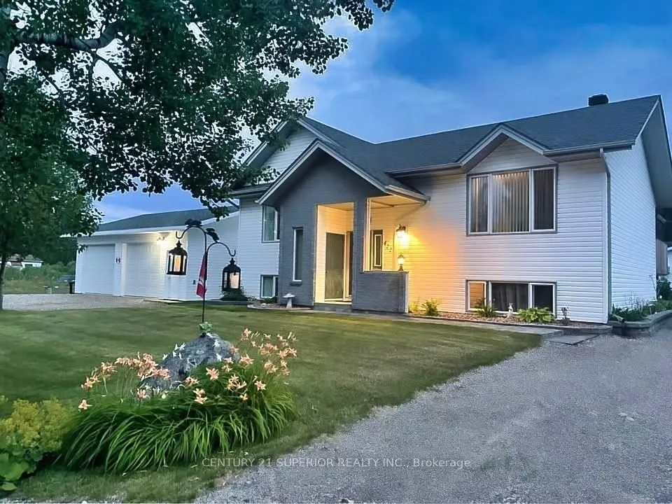 Detached in Greenstone