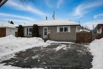 Detached in Thunder Bay