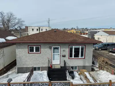 Detached in Thunder Bay