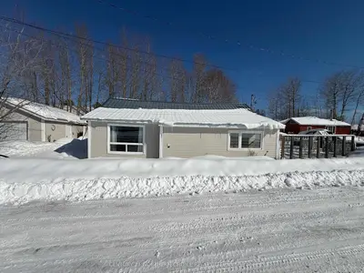 Detached in Sioux Lookout