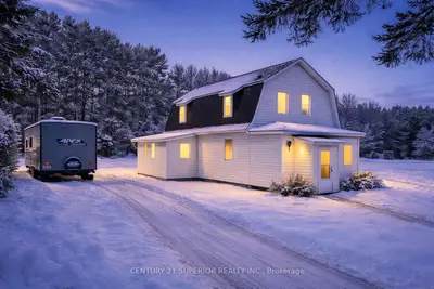 Detached in Nipigon