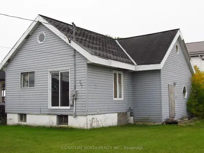 Detached in Greenstone
