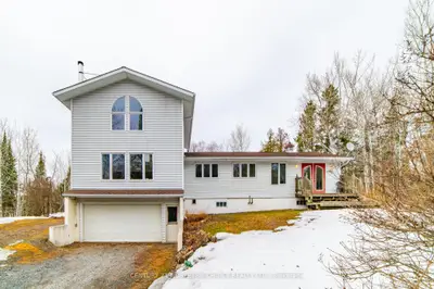 Detached in Kenora