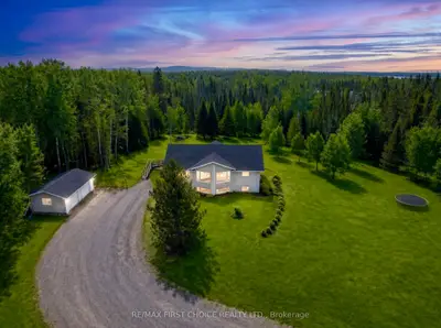Detached in Thunder Bay Remote Area