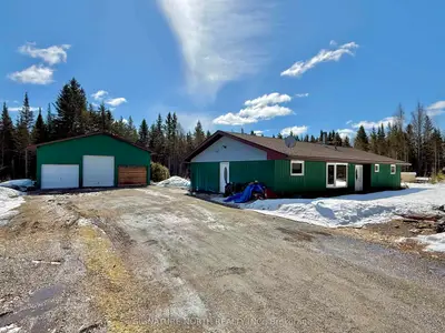 Detached in Neebing