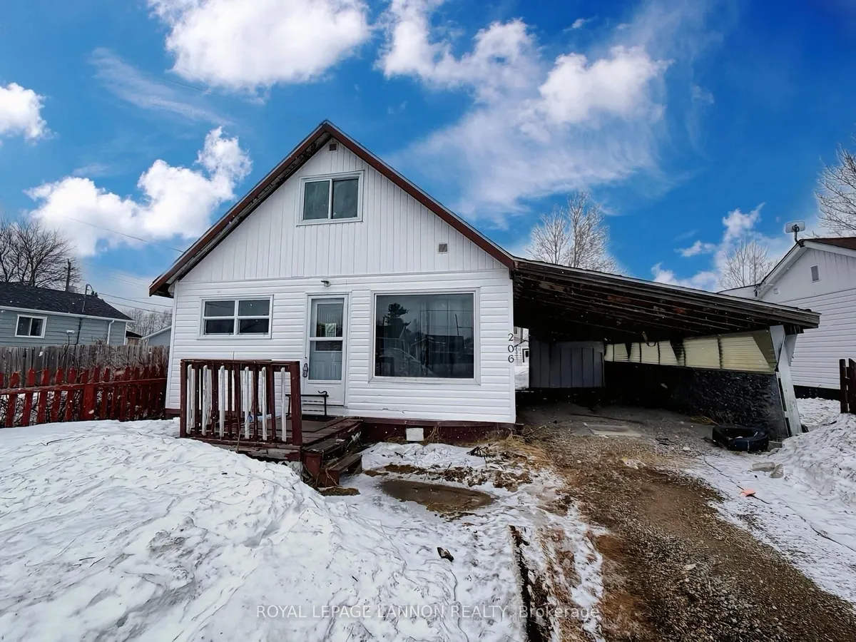 Detached in Greenstone