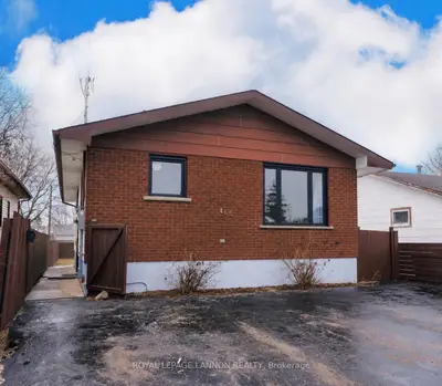 Detached in Thunder Bay