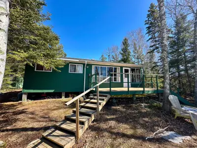 Detached in Kenora Remote Area