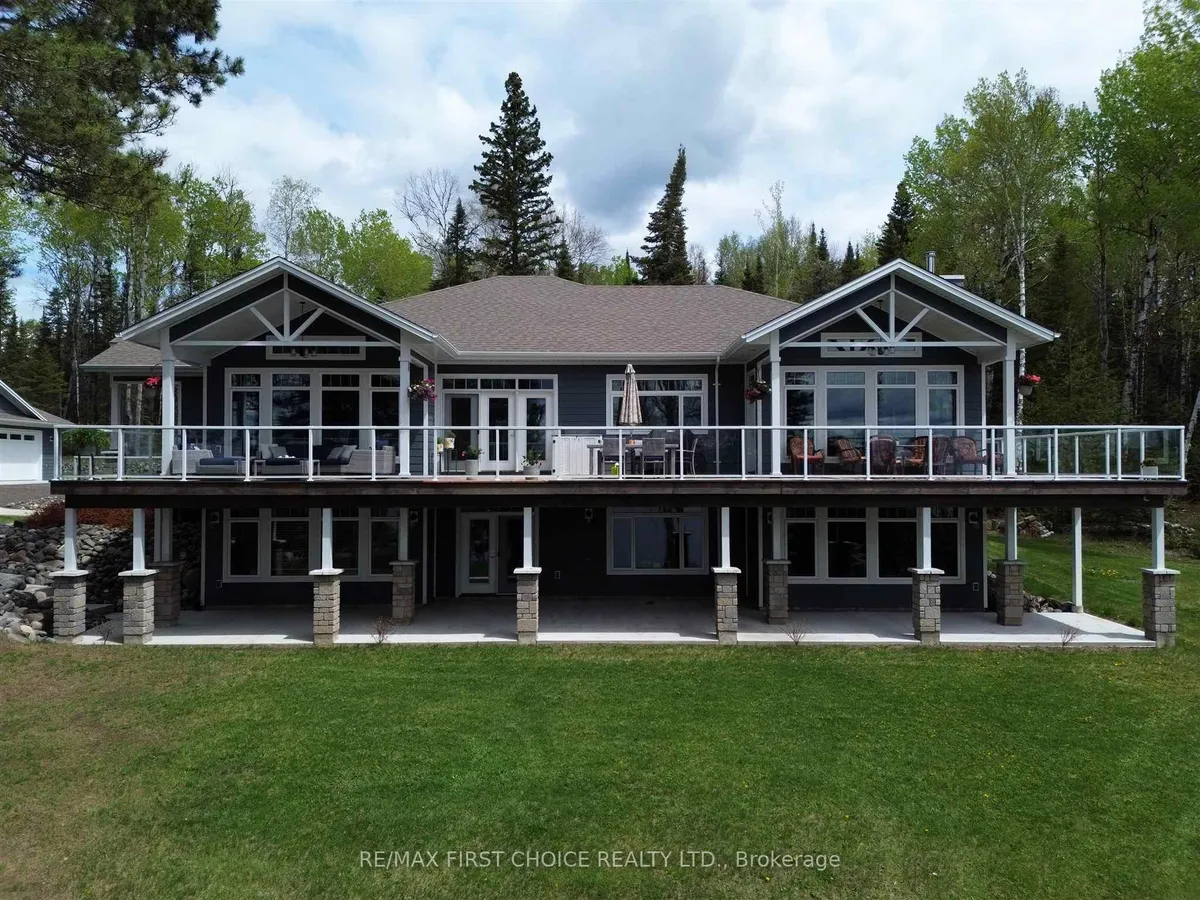 Detached in Thunder Bay Remote Area
