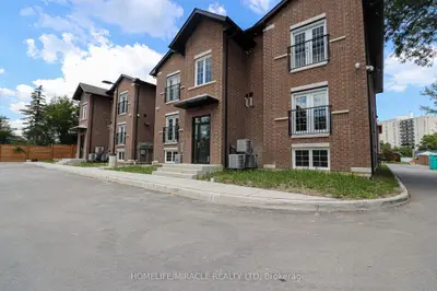 Condo Apartment in Windsor