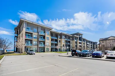 Condo Apartment in Hamilton