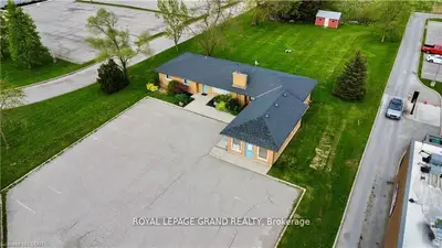 28636 Centre Road E, Strathroy-caradoc, On N7g 3h6